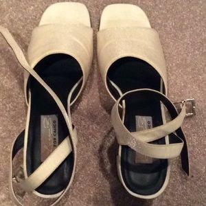 Cream fancy shoes, with ankle buckle shimmer, 9n